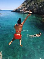 Violeta Hvar
