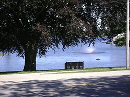 Lakelawn B&B Motel