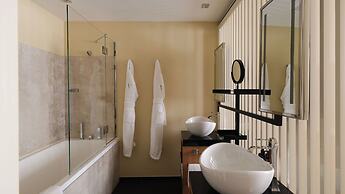 Five Seas by Inwood Hotels