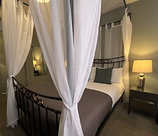 Smugglers Haunt Hotel