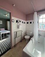 Smugglers Haunt Hotel