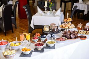 Brook Lane Hotel