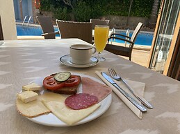 Hostal Villa Rosa