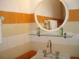 Scorpios Hotel & Suites