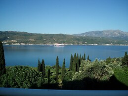 Scorpios Hotel & Suites
