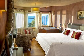 Lirolay Suites