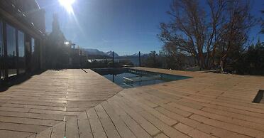 Lirolay Suites