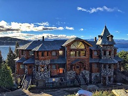 Lirolay Suites