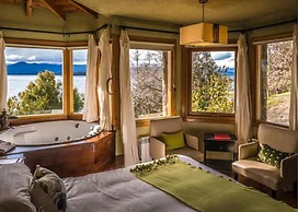 Lirolay Suites