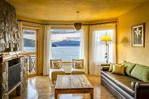 Lirolay Suites