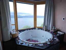 Lirolay Suites