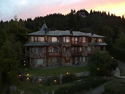 Lirolay Suites