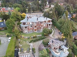 Lirolay Suites