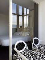 Moure Hotel