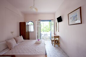 Stefano Apartments