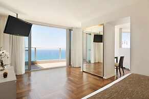 David's Harp Hotel and Suits