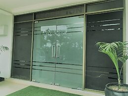 Transit Airport Bed & Breakfast