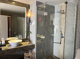 Waika Hotel