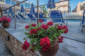 Planos Beach Hotel