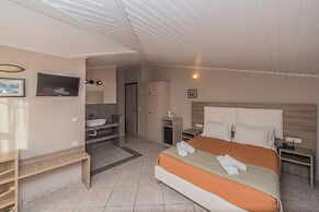 Planos Beach Hotel