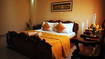 Royal Hotel