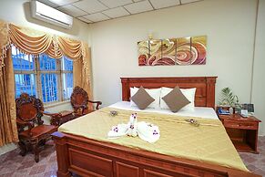 Royal Hotel