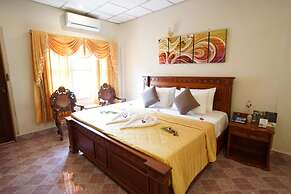 Royal Hotel