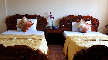 Royal Hotel