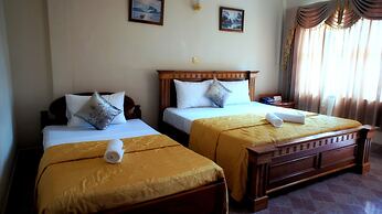 Royal Hotel