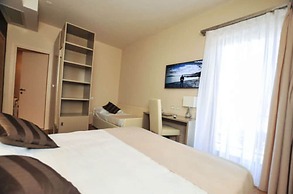 Hotel Dori