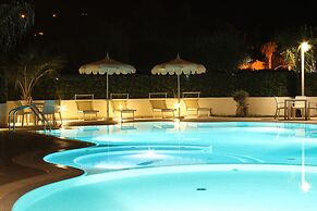 Blu Tropical Resort