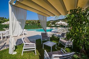Blu Tropical Resort