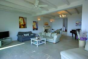Monambeles Villas