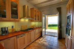 Monambeles Villas