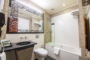 Platinum Hotel