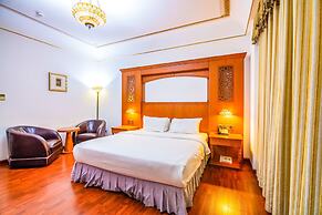 Platinum Hotel