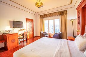 Platinum Hotel