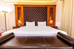 Platinum Hotel