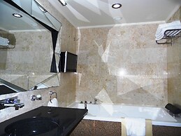 Platinum Hotel