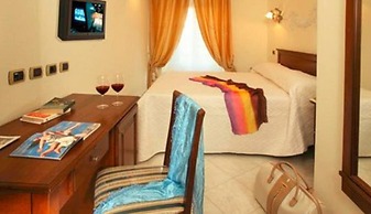 Hotel De Monti
