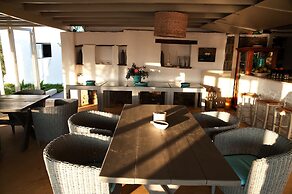 Anemoi Resort