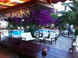 Club Antiphellos