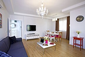 The Room Hotel & Apartments