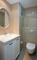 The Room Hotel & Apartments