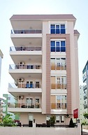 The Room Hotel & Apartments