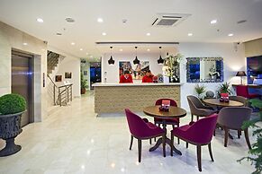 The Room Hotel & Apartments