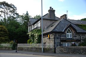 Tudor Lodge
