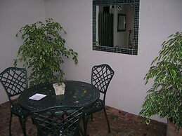 The Old Trading Post - Guest House