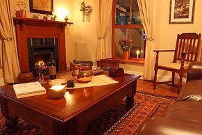 The Old Trading Post - Guest House