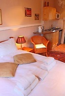 The Old Trading Post - Guest House